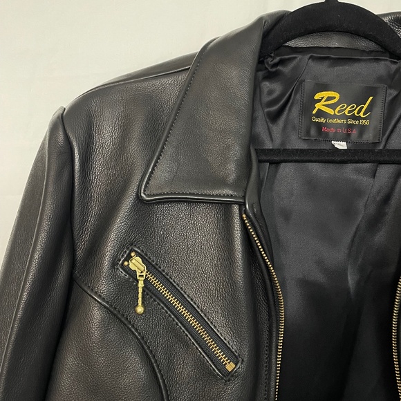 Women's Classic Black Leather Jacket - Picture 7 of 9